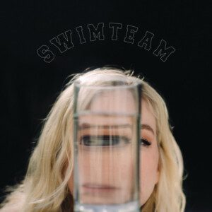 Emily Kinney – Swimteam